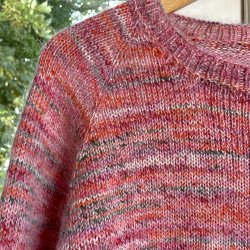 NYHED! Candyfloss Blusen  Strikkeopskrift