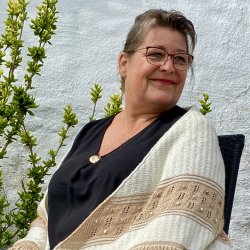 Cinnamon Sjalet  Strikkeopskrift 