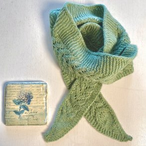Green Leaf Scarf  Strikkeopskrift
