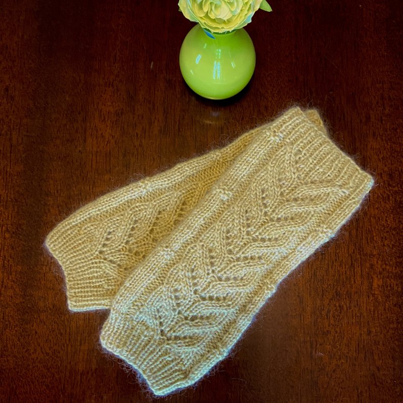 Nrre Vosborg Hndledsvarmere  Strikkeopskrift